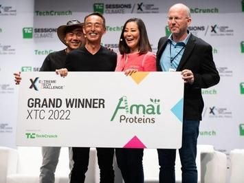 Dr Ilan Samish (à droite), fondateur et PDG d'Amai Proteins, grand gagnant du concours Extreme Tech Challenge XTC 2022.