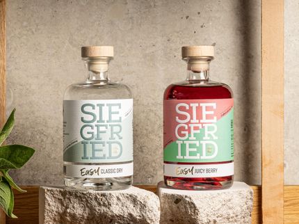 Absolute Neuheit in Deutschland: Rheinland Distillers bringen neue Low-Alcohol Produktlinie "Siegfried Easy" in den Varianten "Classic Dry" und "Juicy Berry" auf den Markt