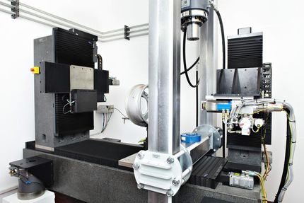 Computertomograph kann große Proben unter Last prüfen