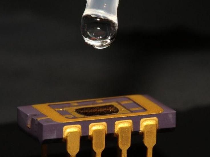 One drop of the liquid is enough to determine the composition. - Chemical sensor on a chip