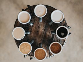 Zum Tag des Kaffees am 1.10.: Schwarz, mit Zucker oder einem Schuss Milch