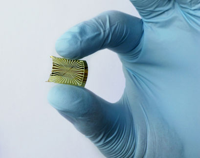 Artificial retina made of graphene