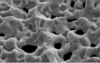 Neue Filtertechnologie: Mit Edelgas Poren in Edelstahl bohren