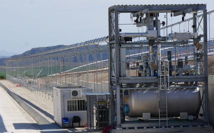 Novatec Solar und BASF nehmen solarthermische Anlage mit neuartiger Flüssigsalz-Technologie in Betrieb