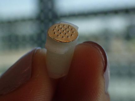 Scientists develop painless and inexpensive microneedle system to monitor drugs