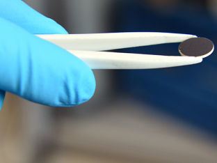 Solid batteries improve safety