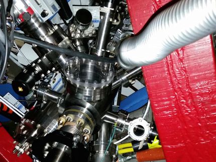 Researchers successfully test device that analyzes components within a vacuum