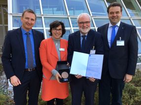 Jürgen Kussi erhält Ehrenplakette des VDI