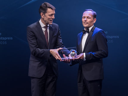 Evonik gewinnt Deutschlands Nachhaltigkeitspreis Forschung 2016