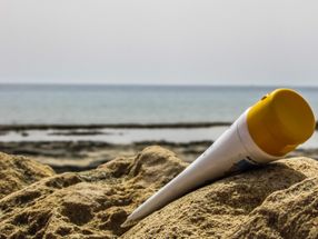 Zuviel Sonnencreme kann Gewässer belasten