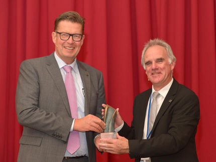 Covestro wins the German Chemistry Award 2017