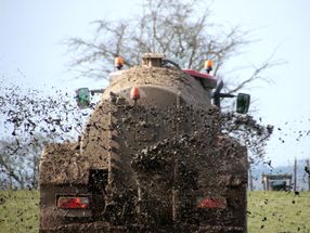 Reducing manure and fertilizers decreases atmospheric fine particles