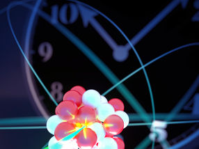 Weltweit erste optische Atomuhr mit hochgeladenen Ionen