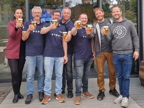 A successful brew day for Flaming Amber from left to right: Jannica Geißler (BrauBeviale), Franz-Josef Brauns, Markus Stüttgen, Aribert Braun, Sven Lundie (Hausbrauerei "Best!"), Thomas Schwindel, Michael König (Maisel & Friends)