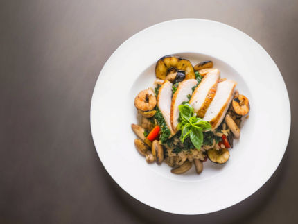 Study finds picky eaters are put off by food depending on plateware colour