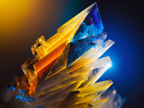 Discovery overturns major assumptions in crystal photochemistry!