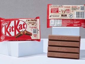 Faites une pause dans un emballage en papier avec KitKat