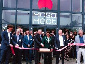 Ribbon cutting ceremony with Maarten Bosch (CEO), Mark Post (CSO and co-founder), Peter Verstrate (COO and co-founder), the Mayor of Maastricht Annemarie Penn-te Strake, the Governor of Limburg Emile Roemer, and the wider Mosa Meat team