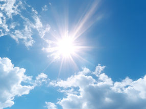 Laissez le soleil opérer sa magie : Un catalyseur révolutionnaire alimenté par la lumière du soleil transforme le méthane en produits chimiques précieux