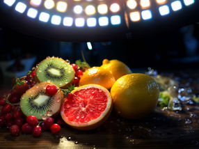 LED freshness detection for fruit