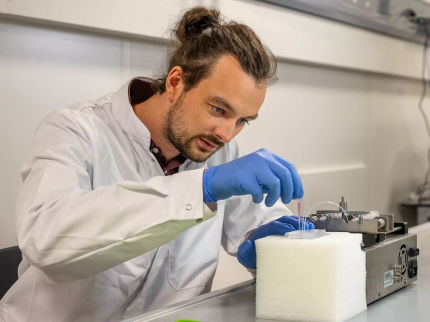 Chancen für Krebsbehandlung und Wundheilung: Mikroroboter für die Erforschung von Zellen