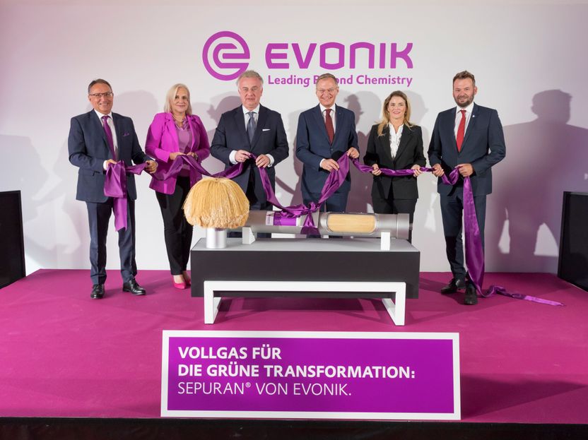 Evonik baut Produktionskapazitäten für Membranen zur Trennung von Gasen weiter aus - Konzern investiert mittleren zweistelligen Millionen-Euro-Betrag im österreichischen Schörfling und Lenzing