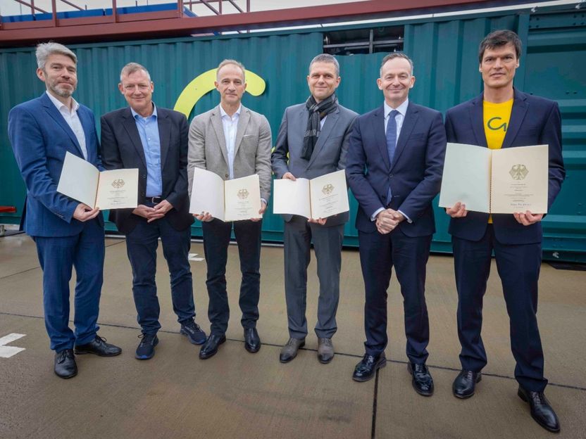 Startschuss für weltweit erste Pilotanlage zur kosteneffizienten Produktion von grünem Methanol - Start-up C1 Green Chemicals AG und Forschungspartner entwickeln fundamental neues Herstellungsverfahren