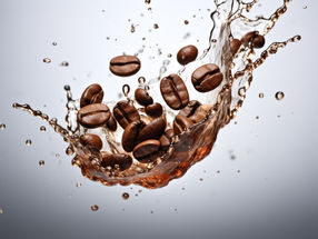 Grinding coffee with a splash of water reduces static electricity and makes more consistent and intense espresso