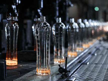 Bacardi réduit l’empreinte carbone de la production de ses bouteilles de verre, une première pour l’industrie des spiritueux