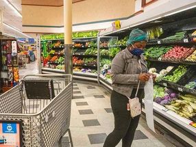 SNAP recipients may struggle to meet dietary goals, especially in food deserts