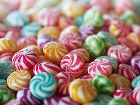 Schockbilder oder Stoppschilder: Wie wirken Warnhinweise auf Süßigkeiten?