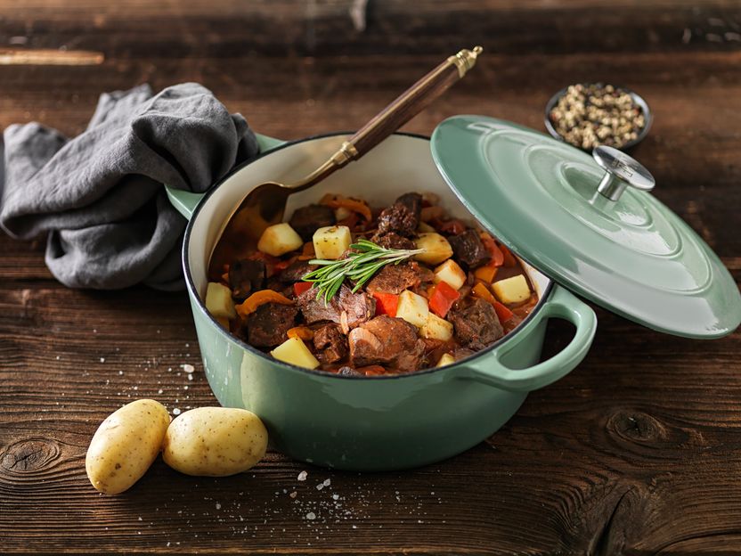 Saftig, herzhaft, pflanzenbasiert: Beef Chunks als Marktneuheit - Schweizer Entwicklung