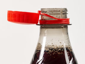 From July 2024, all lids must remain firmly attached to single-use plastic beverage containers with a volume of up to 3 liters