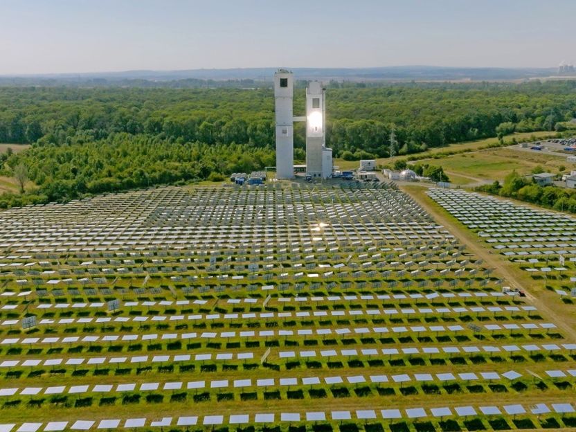 Wenn aus Sonnenlicht Treibstoff wird - Zukunftsweisendes Material für die Solarkraftstofftechnologie entwickelt