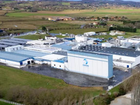 Danone weiht neue Anlage zur Herstellung von Getränken auf Pflanzenbasis in Villecomtal-sur-Arros, Frankreich, ein