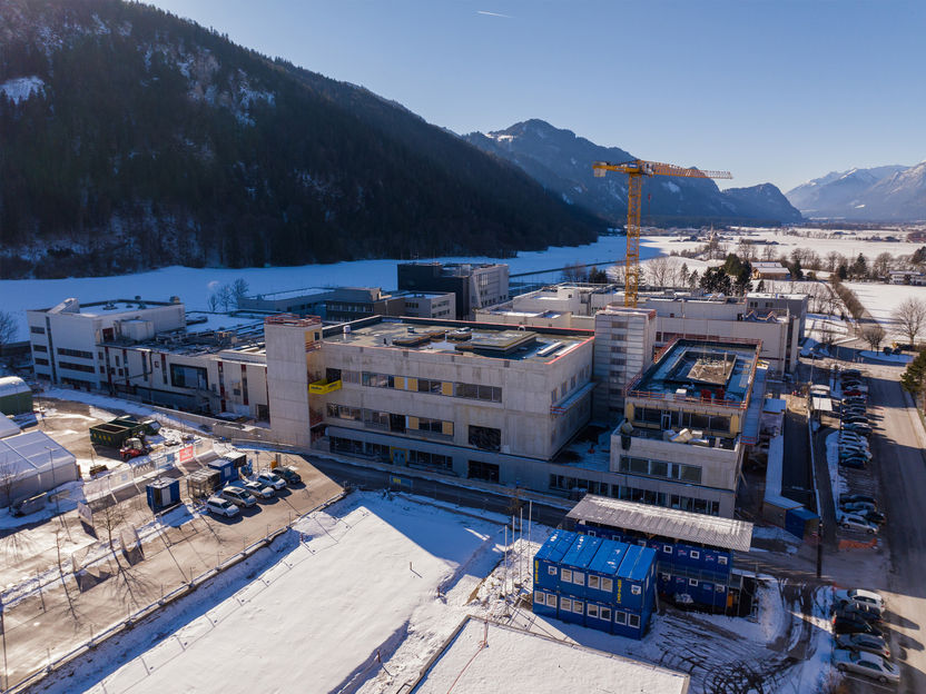 Novartis investiert rund 500 Millionen Euro in Biopharmazeutika-Produktion in Österreich - 350 neue Arbeitsplätze in Tirol