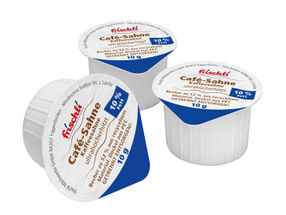 Coffee milk in the catering industry: reusable or portion packaging