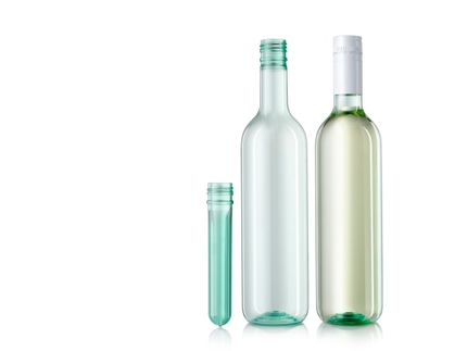 La bouteille de vin en PET d'ALPLA permet d'économiser jusqu'à 50 % de CO2