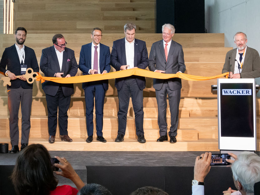 WACKER eröffnet neue Unternehmenszentrale im Münchner Werksviertel
