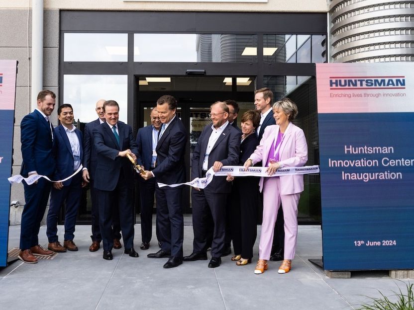 Huntsman huldigt nieuw innovatiecentrum in Tienen, België in