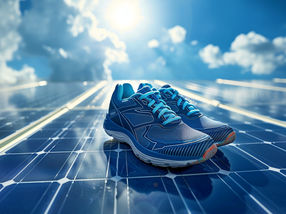 Une start-up taïwanaise fait sensation : des chaussures de sport fabriquées à partir de panneaux solaires recyclés ?