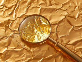 Gold membrane coaxes secrets out of surfaces