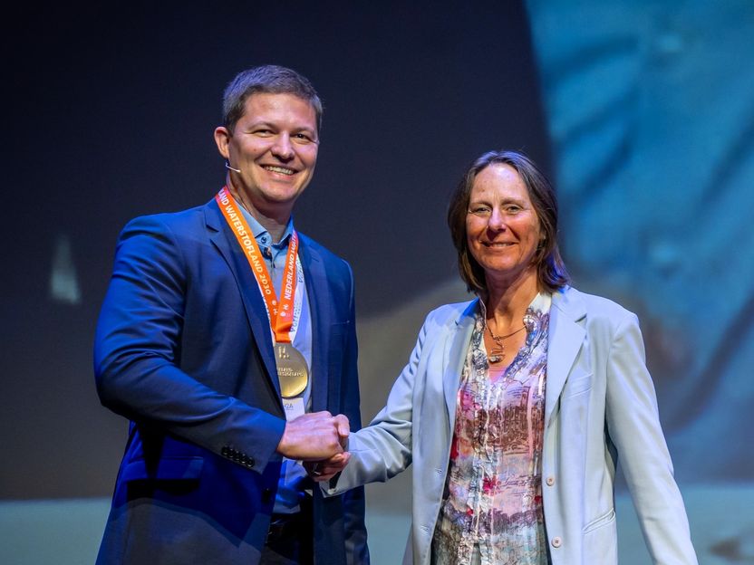 Hydrogenious Gründer Dr. Daniel Teichmann erhält Missie H2 Wasserstoffmedaille - Er ist der erste deutsche CEO, der diesen Preis erhält