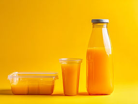 Cette bouteille de jus de fruits en verre est-elle meilleure pour la planète qu'un récipient en plastique ?