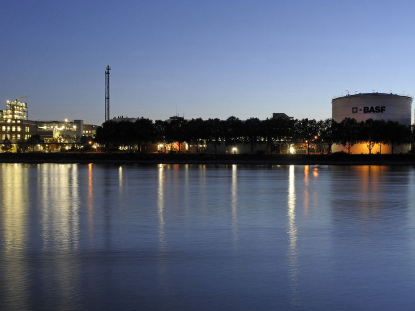 BASF drives forward structural adjustments at the Ludwigshafen site - Closure of the production plants for adipic acid, CDon and CPon