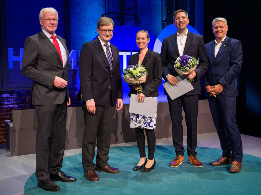 New imaging procedures in cancer surgery - Helmholtz High Impact Award for Oliver Bruns and Ellen Sletten