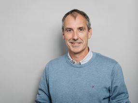 Insights into the Nanoworld: Volker Deckert Receives the 2025 Lamb Award