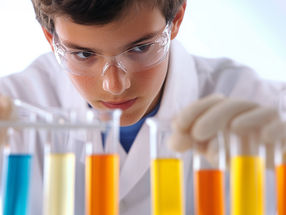 Durchbruch in der Click-Chemie: Innovative Methode revolutioniert die Arzneimittelentwicklung