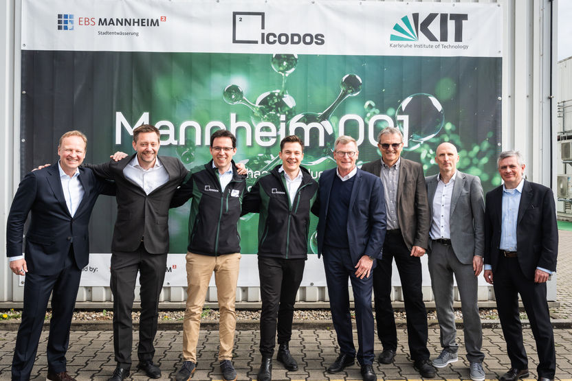 Primicia mundial: la planta de producción "Mannheim 001" produce combustible marino a partir de aguas residuales y electricidad - el e-Metanol es una alternativa de combustible neutra para el clima y, por tanto, clave para la transformación sostenible del sector naval