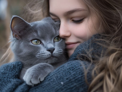 Beim Kuscheln mit Haustieren aufpassen